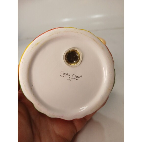 Cooks Club Vtg Ceramic Salt & Pepper Shakers Fresh Pikt Peppers Basket Green Red - Picture 8 of 9